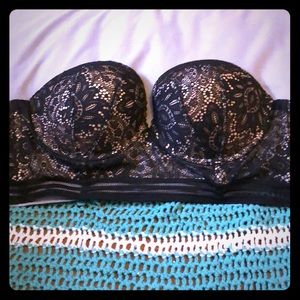 Beautiful lace Victoria’s Secret bra size 34DD
